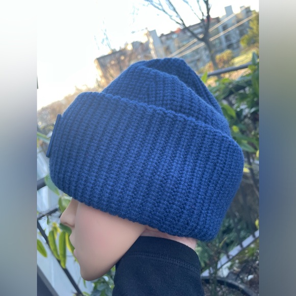 Coach True Blue Ribbed Beanie. - Picture 6 of 12